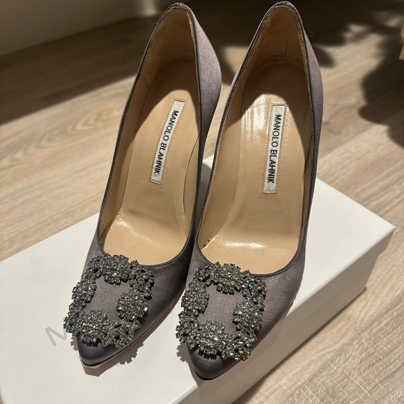 Manolo Blahnik Shoes - MANOLO BLAHNIK Hangisi Grey Satin Jewel Buckle Pumps sz35